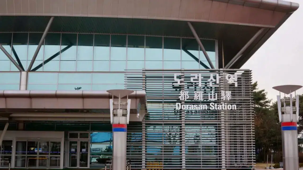 6,5 yıllık hasret bitti! Kore sınırındaki Dorasan İstasyonu'nda tren sesi yeniden duyuldu