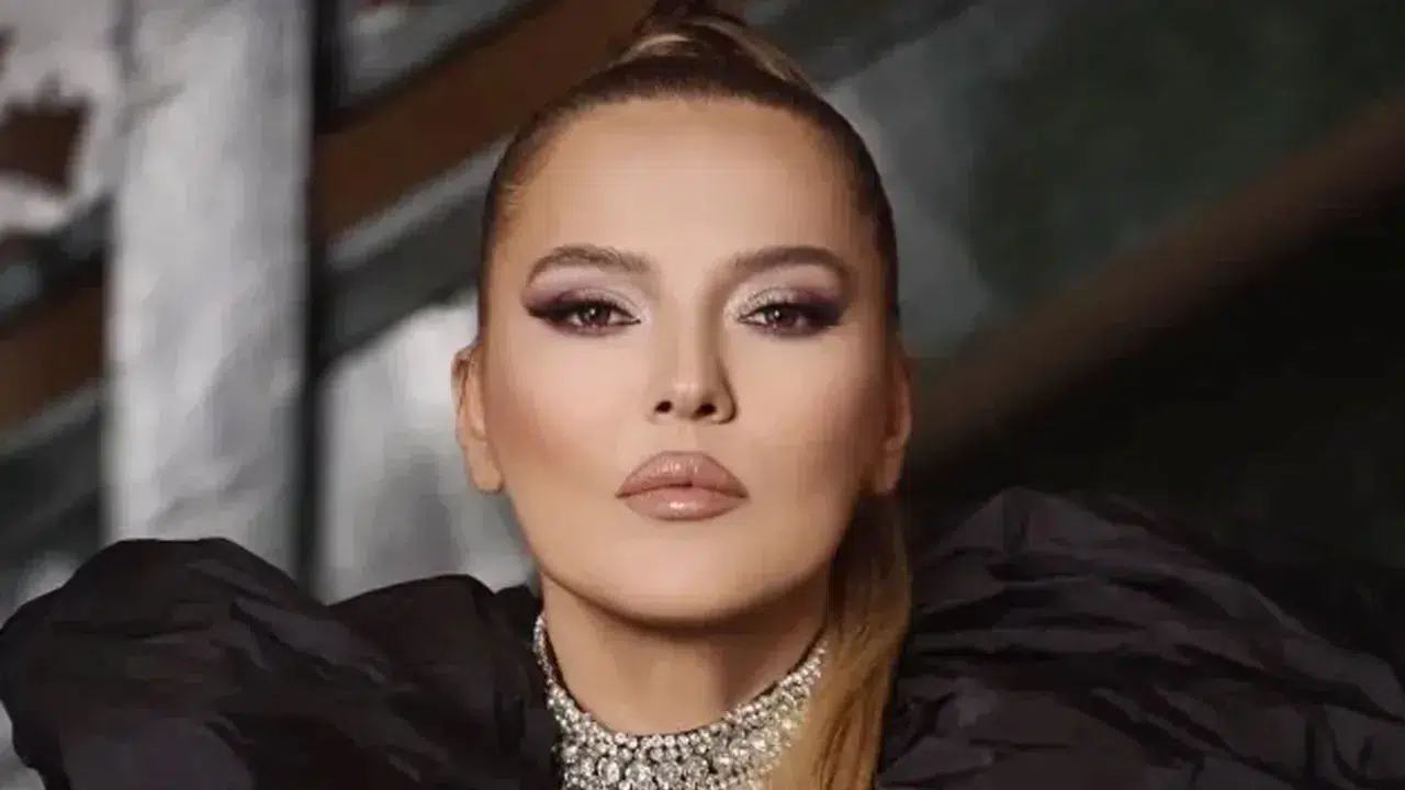 Popun kraliçesi yıkıldı! Demet Akalın’dan yengesine duygusal elveda