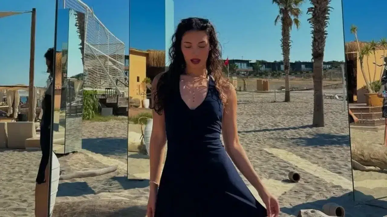 Aura Grubu Aslı Göztaşı kimdir, kaç yaşında, aslen nereli, boyu ve kilosu kaç, solist mi?