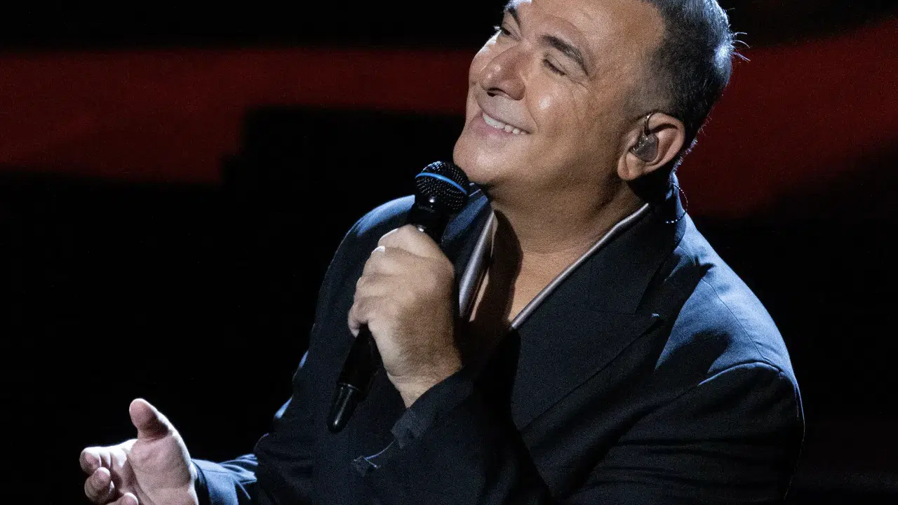 Yunan sanatçı Antonis Remos İstanbul konseri için geliyor