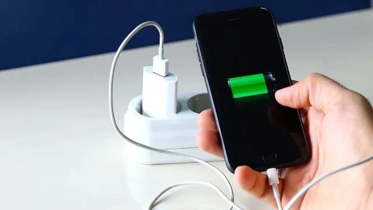 Teknoloji devlerine AB şoku! 2027’den itibaren bataryalar artık 'vidalı' olmayacak