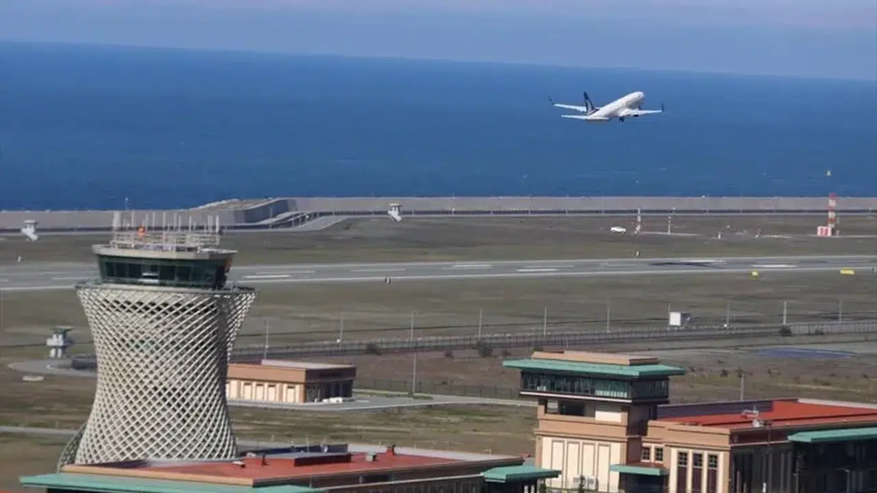 Deniz üstünde rekor trafik! Rize-Artvin havalimanı 3 ayda 300 bin yolcuya koştu