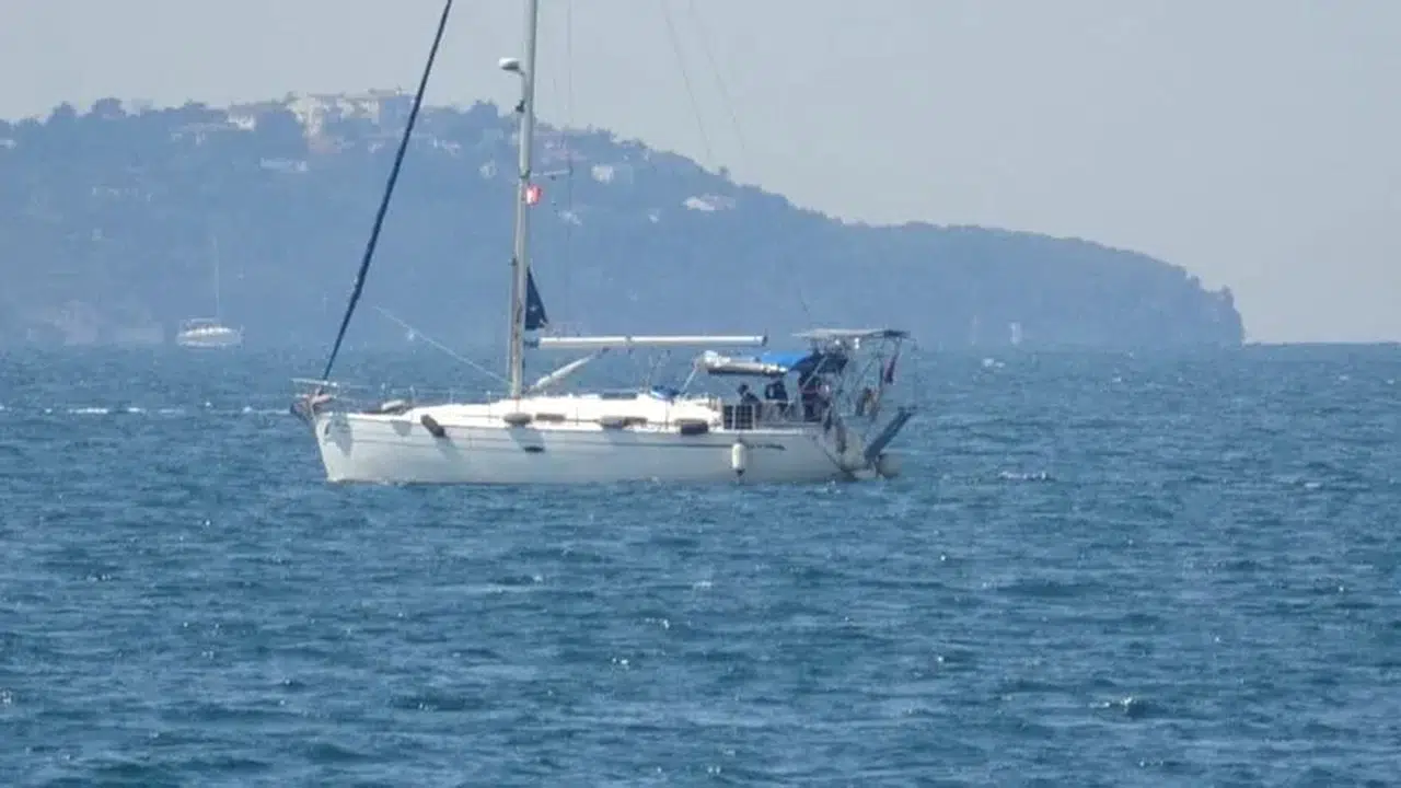 Kartal atalar sahili'nde hüzünlü bekleyiş... Boş teknenin sırrı 15 gündür çözülemedi!