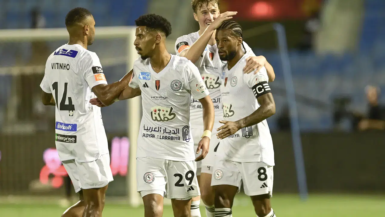 Al Akhdoud - Al Ettifaq maçı hangi kanalda, saat kaçta, canlı izleme var mı, şifresiz veren kanallar hangileri?