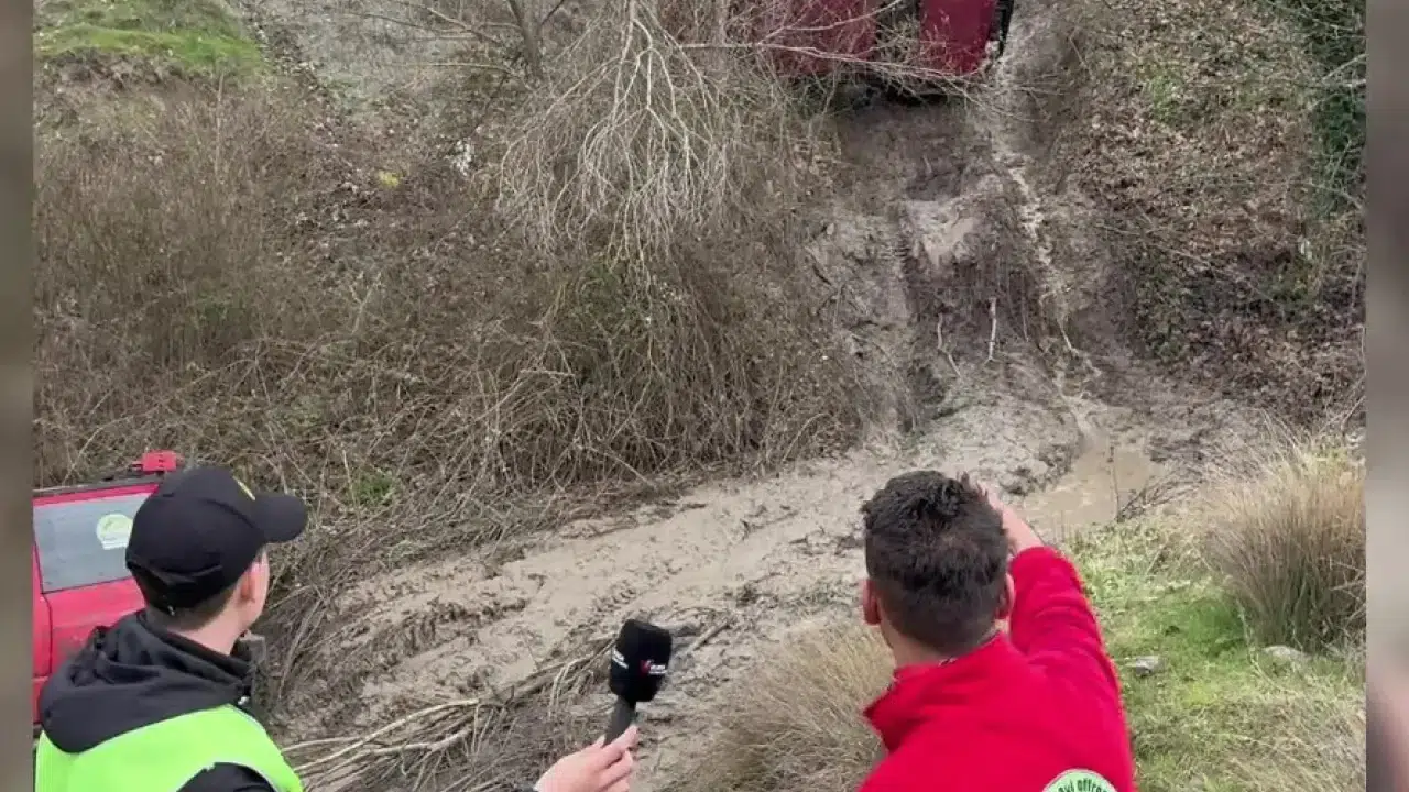 Bursa Gürsu'daki off-road yarışlarında takla atan sürücü yara almadan kurtuldu!