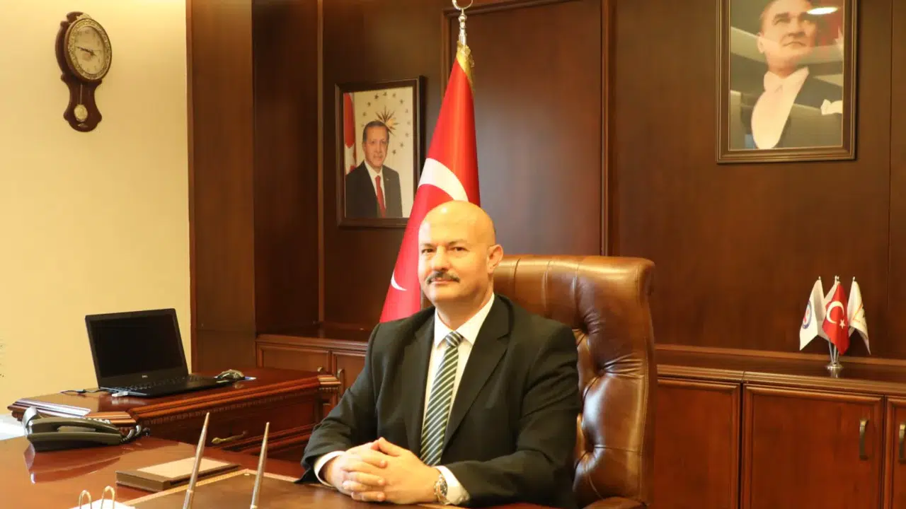 Yeni Adıyaman Valisi Abdullah Küçük kimdir? Yaşı kaç, memleketi neresi, kariyeri ne, hangi görevlerden geldi, evli mi?