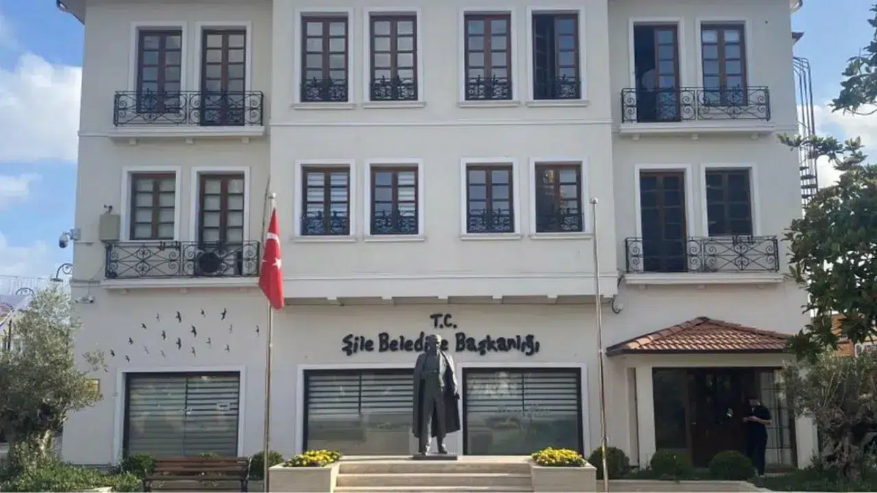 Şile'de 'ballı mesai' skandalı: Damada 180 bin TL ekstra!