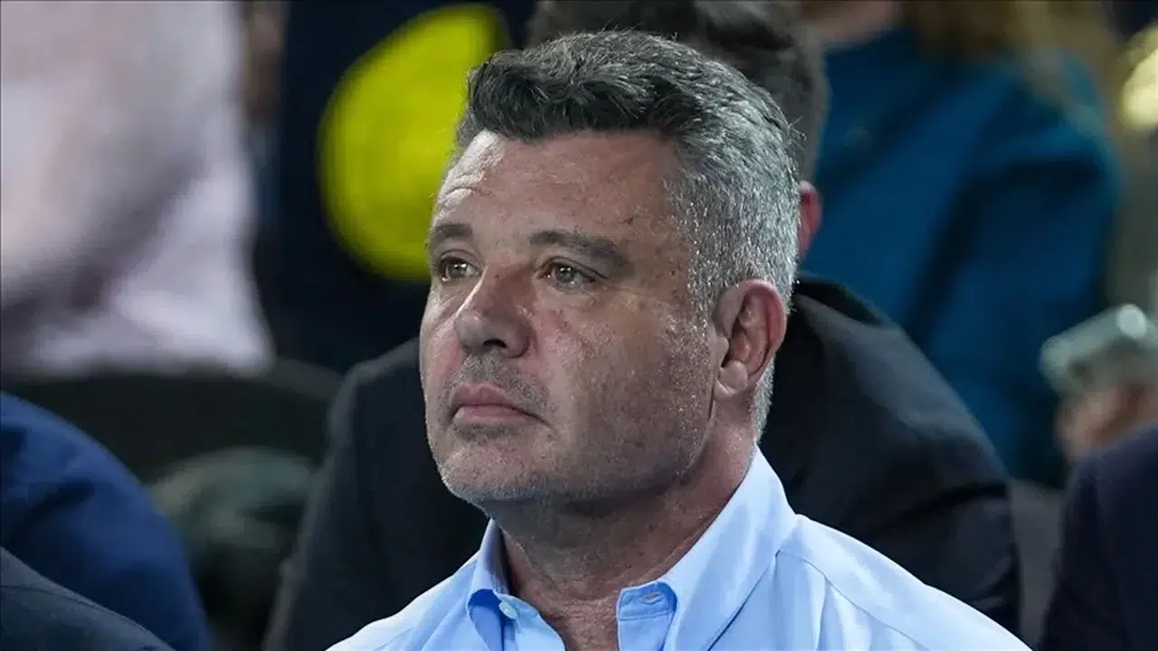 Fenerbahçe'de yer yerinden oynuyor: Derbi enkazı altında seçim kararı!