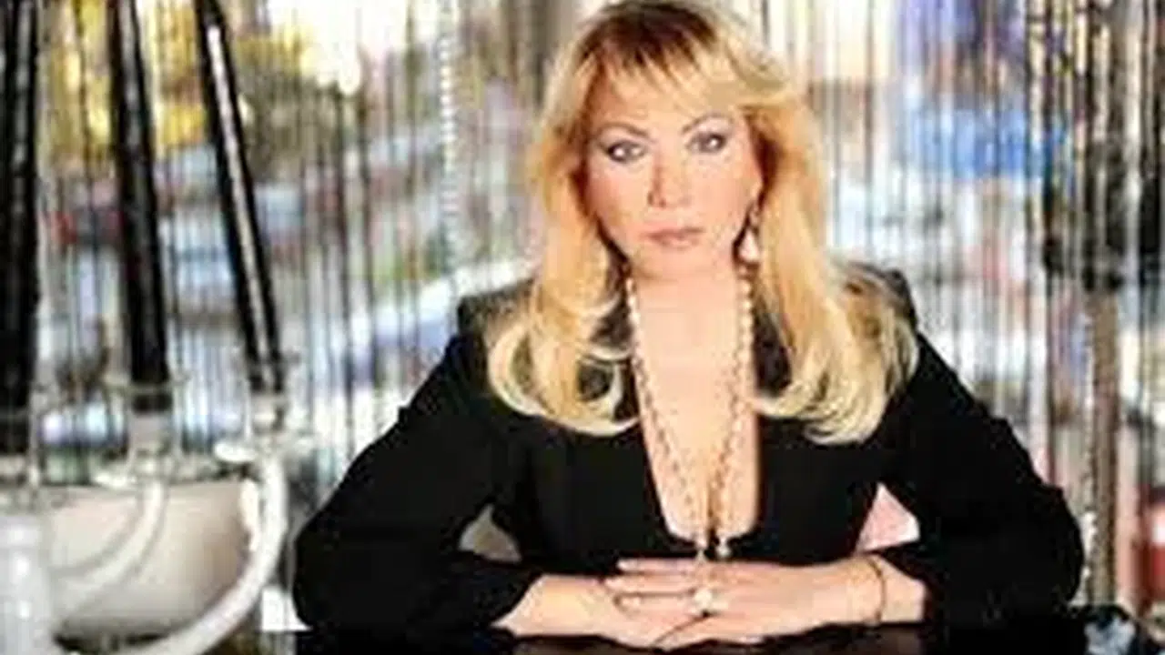 Nil Burak kaç yaşında, aslen nereli, evli mi, kiminle evli, çocuğu var mı, çocuğu kim?