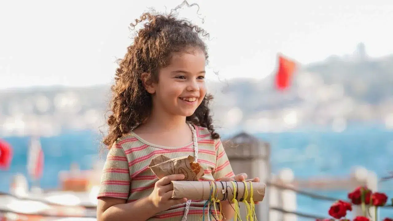 Yade Arayıcı kim (hayatı)! Kaç doğumlu, nereli, ailesi kim, oyunculuğa nasıl başladı, Kader rolü nasıl bir karakter?