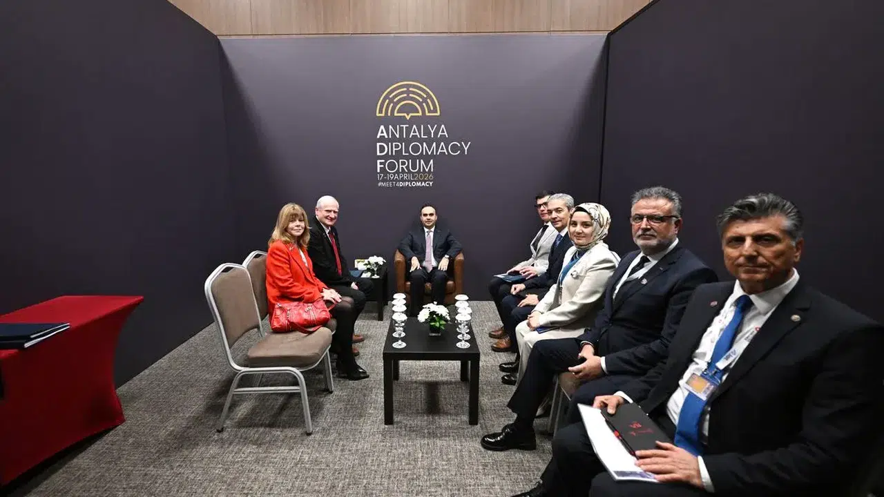 5 ülke tek hedef! Bakan Kacır ADF’de iş birliği için düğmeye bastı