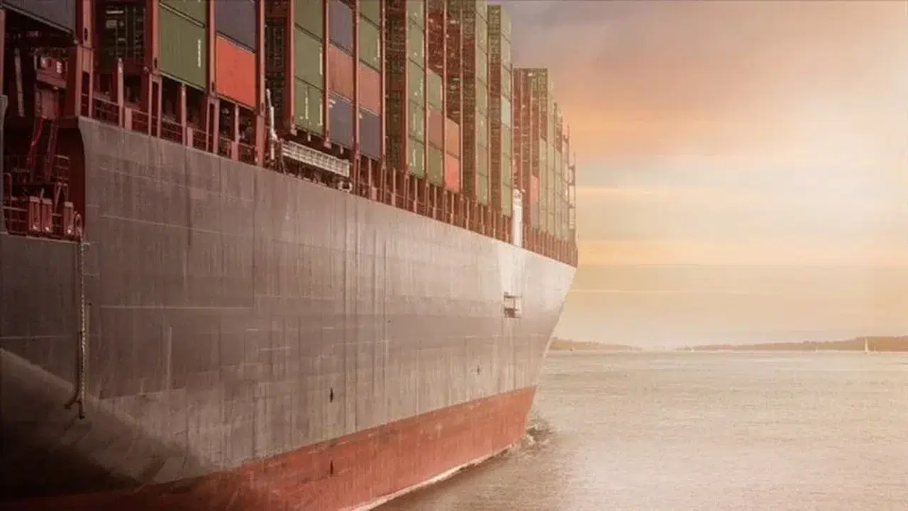 Hürmüz boğazı mühürlendi, petrol alev aldı: Brent 106 doları devirdi!