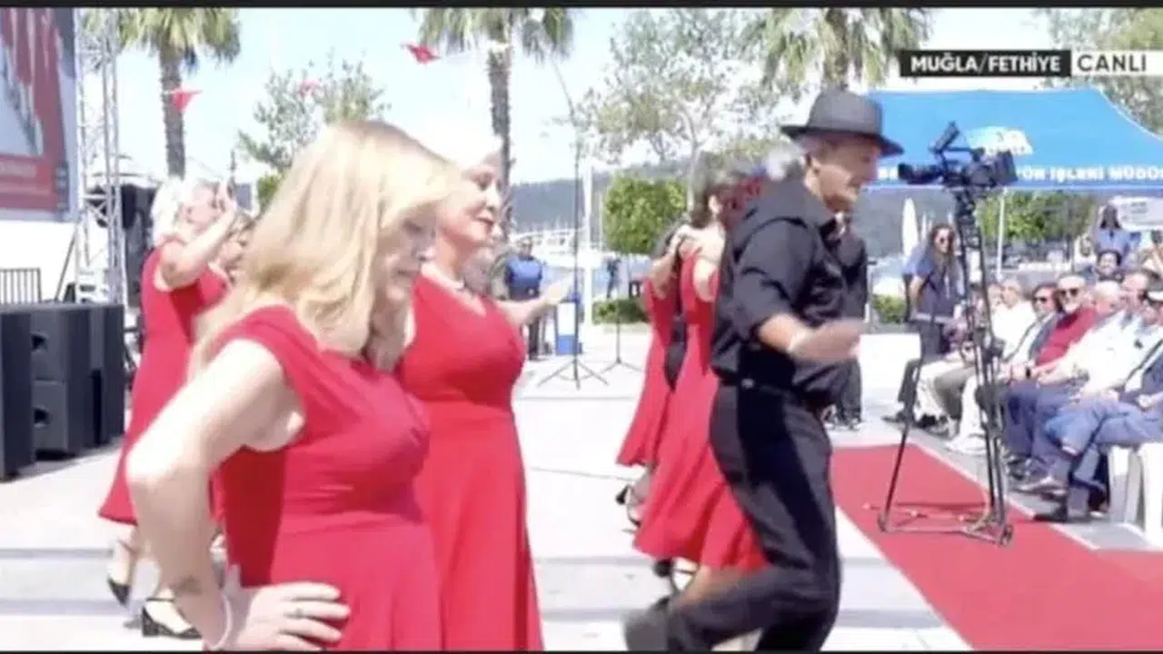 Mehtere 'yasak', sirtakiye 'özgürlük' mü? CHP'nin çifte standart tartışması büyüyor!