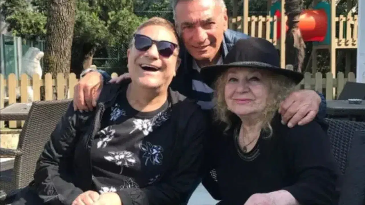 Magazin Dünyasını Yasan Boğan Ölüm: Mehmet Ali Erbil Anne Acısıyla Sarsıldı!