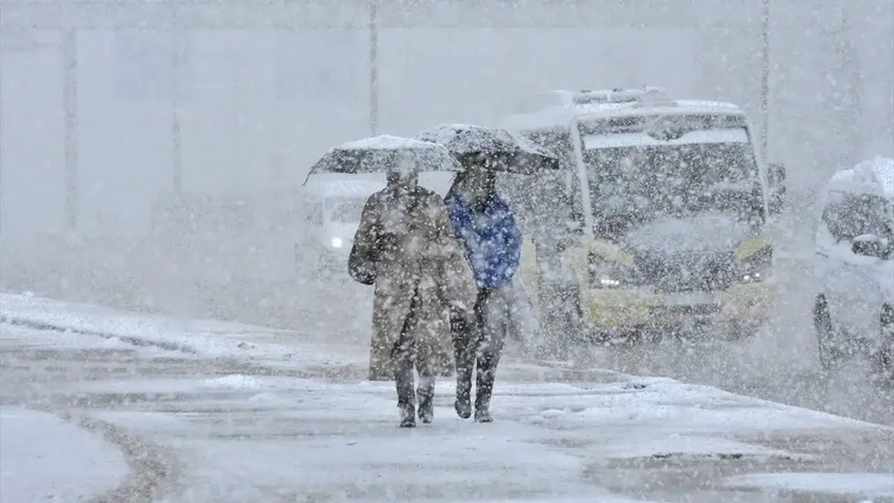 Yarın Bayburt’ta okullar tatil mi? 14 Nisan kar yağışı sürecek mi, hava nasıl olacak, Valilik ne dedi?