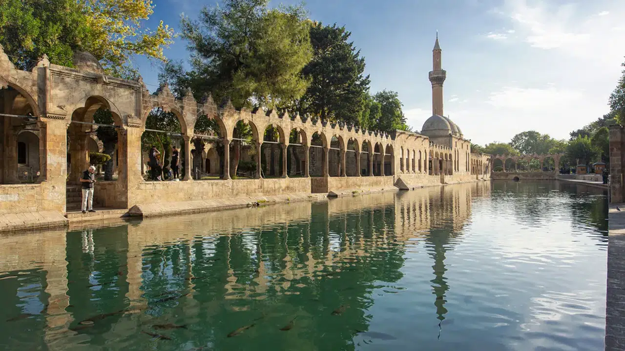 Şanlıurfa'da yıldızlar geçidi: Ünlü isimler Arkeoloji Müzesi sahnesinde buluşuyor!