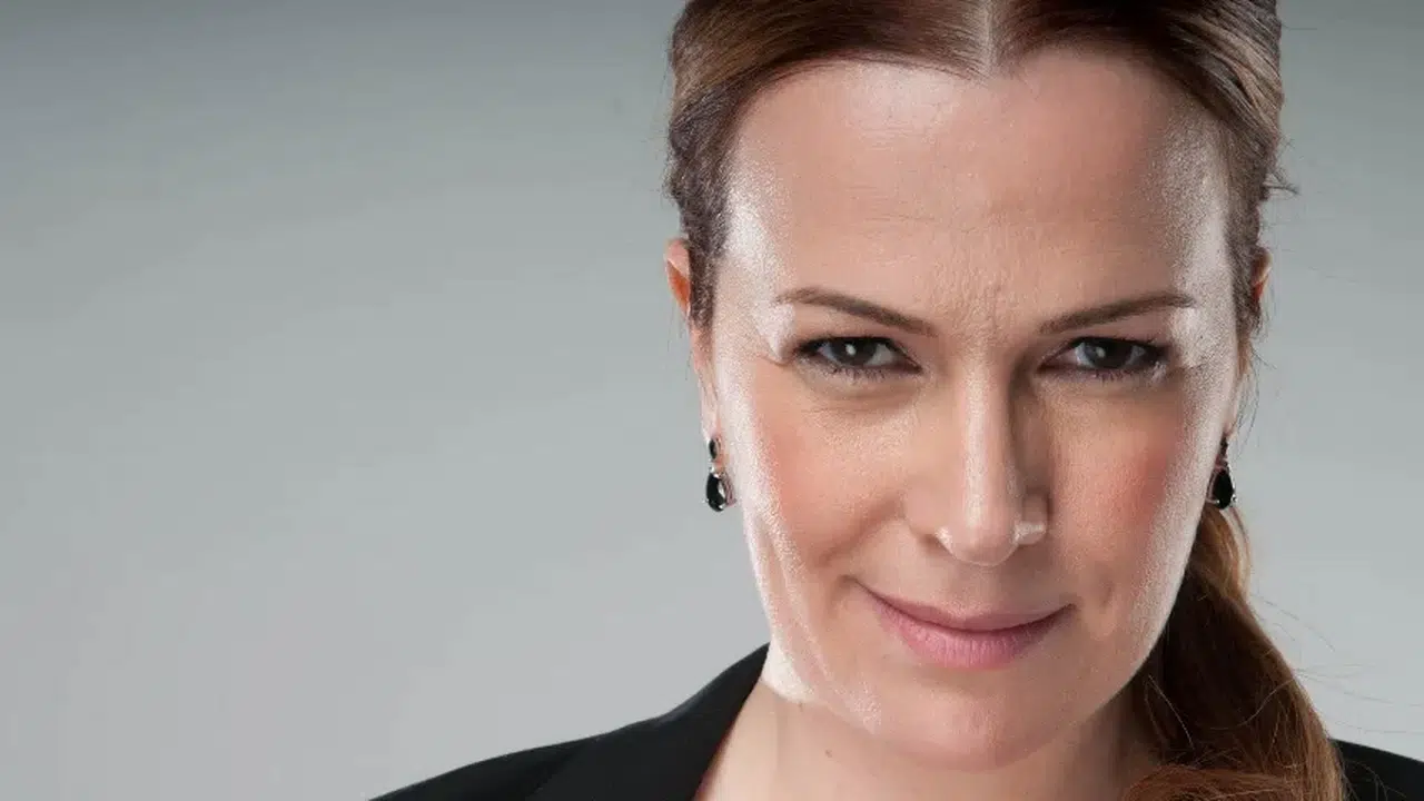 Sahnede prenses kuliste yıkım! Hale Caneroğlu'nun bilinmeyen tükenmişlik hikayesi