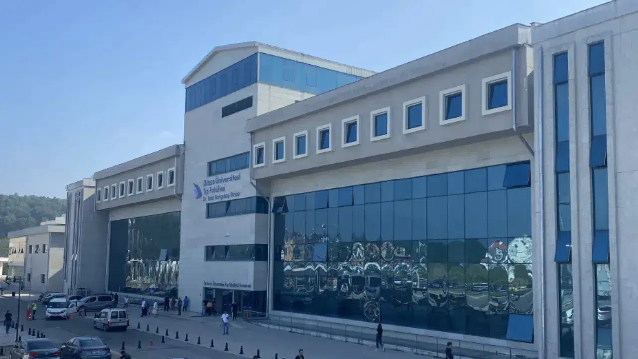 Düzce'de kahraman şoför: Yolcusu fenalaşınca güzergahını hastaneye çevirdi!