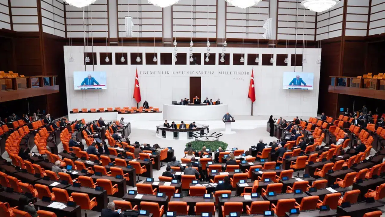 Milletvekilleri gelmeyince meclis sustu: 80 madde için yeni tarih belli oldu!