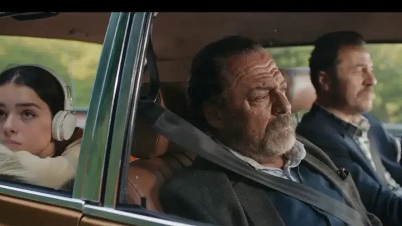 Kayıp Kamyon filmi neyi anlatıyor, kimler oynuyor? Zeynep’in hikayesi ne, Vasıf kim, sonu nasıl bitiyor?