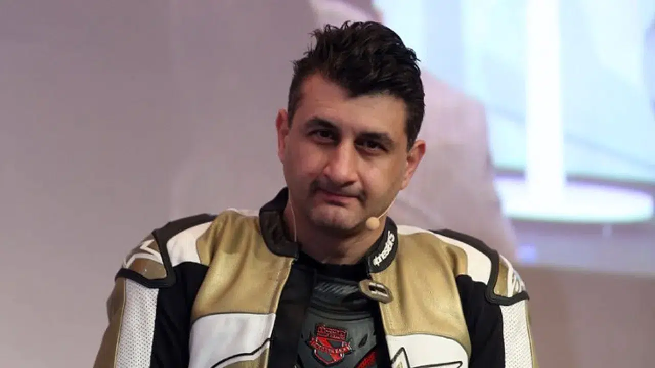 Barkın Bayoğlu kimdir! 'Altın Elbiseli Adam' neden öldü, kaç yaşındaydı ve trafik kazası nasıl oldu?