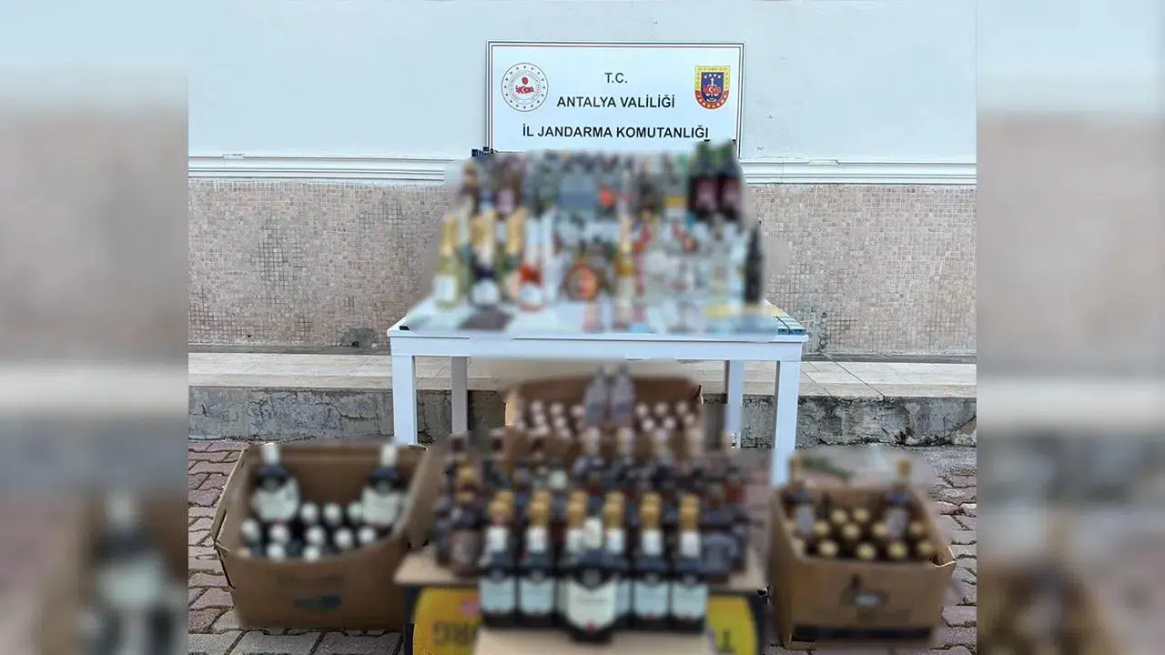 Antalya'da jandarmadan 'zehir' operasyonu: Bin 150 litre kaçak alkol ele geçirildi!
