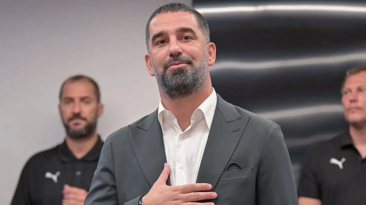 Shakhtar maçı neden durdu, ertelenme nedeni ne, maç oynanırken savaş mı çıktı?