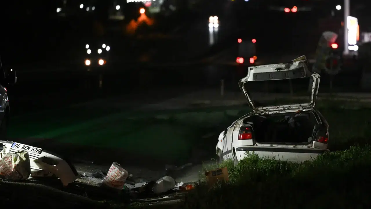 Yoldan çıktı, metrelerce savruldu! Ankara'da korkunç kaza