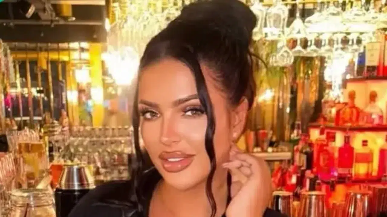 Sosyal medya savaşları sokağa taştı: Ünlü fenomen Klaudia Glam dehşet saçan aracın altında kaldı!