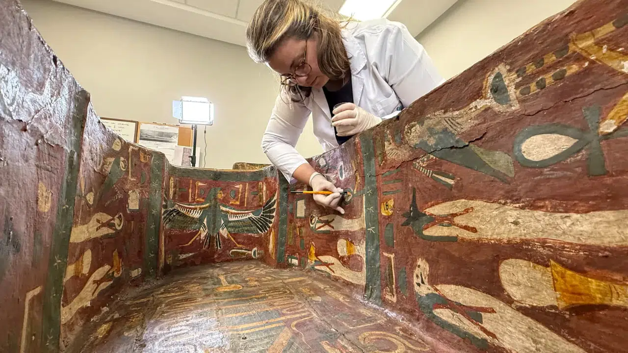 Bilim ve tarih buluştu: İstanbul’un ahşap lahitleri ilk günkü görkemine dönüyor!