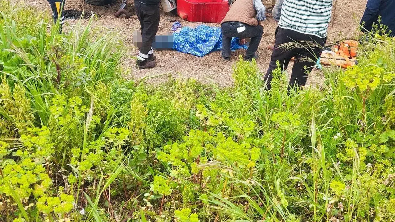 Sakarya’da korkunç kaza! Talihsiz adam traktörün altından çıkamadı