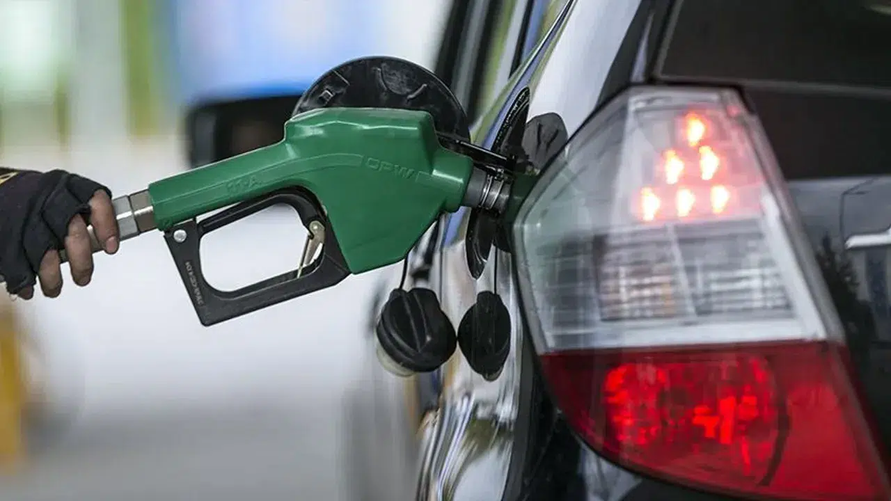 Petrol 100 doları devirdi, akaryakıt alev aldı! Motorinde cumartesi hareketliliği!
