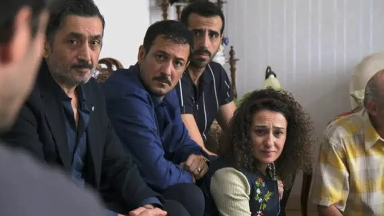 İyi Bir Aile Değiliz filmi ne zaman çıktı? konusu ne, oyuncuları kimler, nerede çekildi, hikayesi ne?