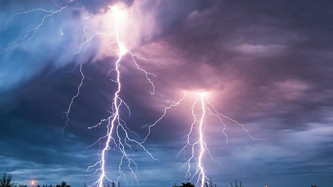 Yıldırım çarpması sonucu hastaneye kaldırıldı: İşte yaralının son durumu