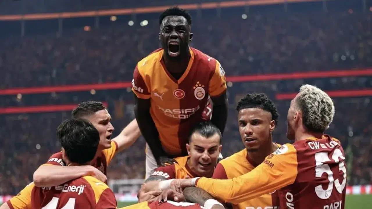 Aslan payı tam 2 milyon euro: Dursun Özbek derbi primini soyunma odasında patlattı!