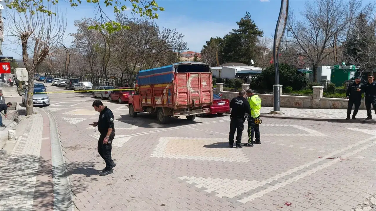 Ankara'da kahreden kaza! 3 yaşındaki çocuk kamyonet kurbanı oldu