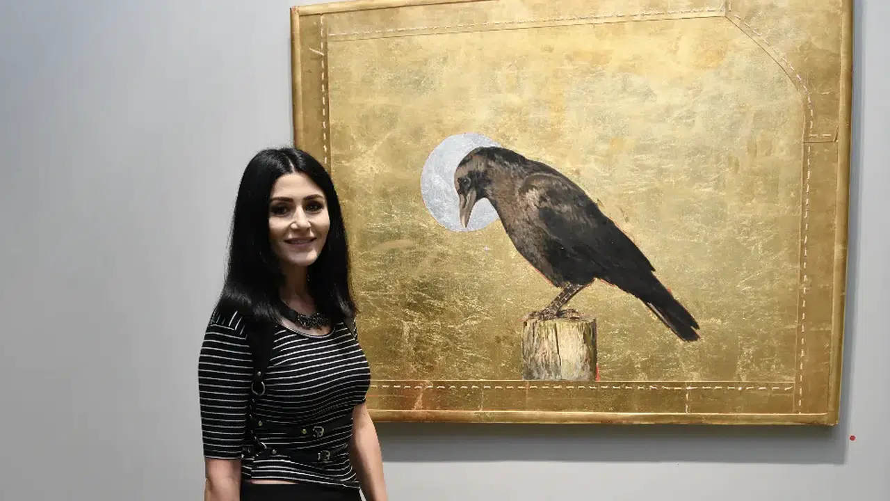 Ünlü isimlerin katıldığı sergide dikkat çeken anlar