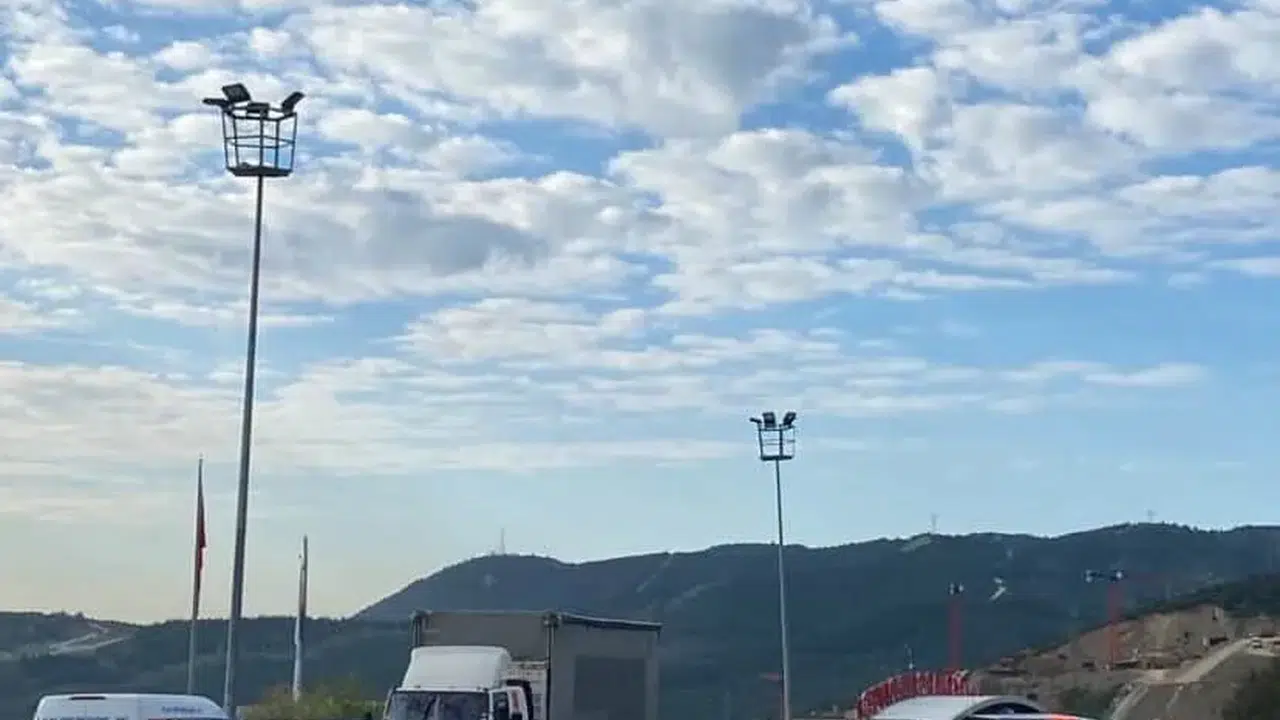 İzmir’de dehşet sabahı! Otomobilde infaz ve intihar girişimi...