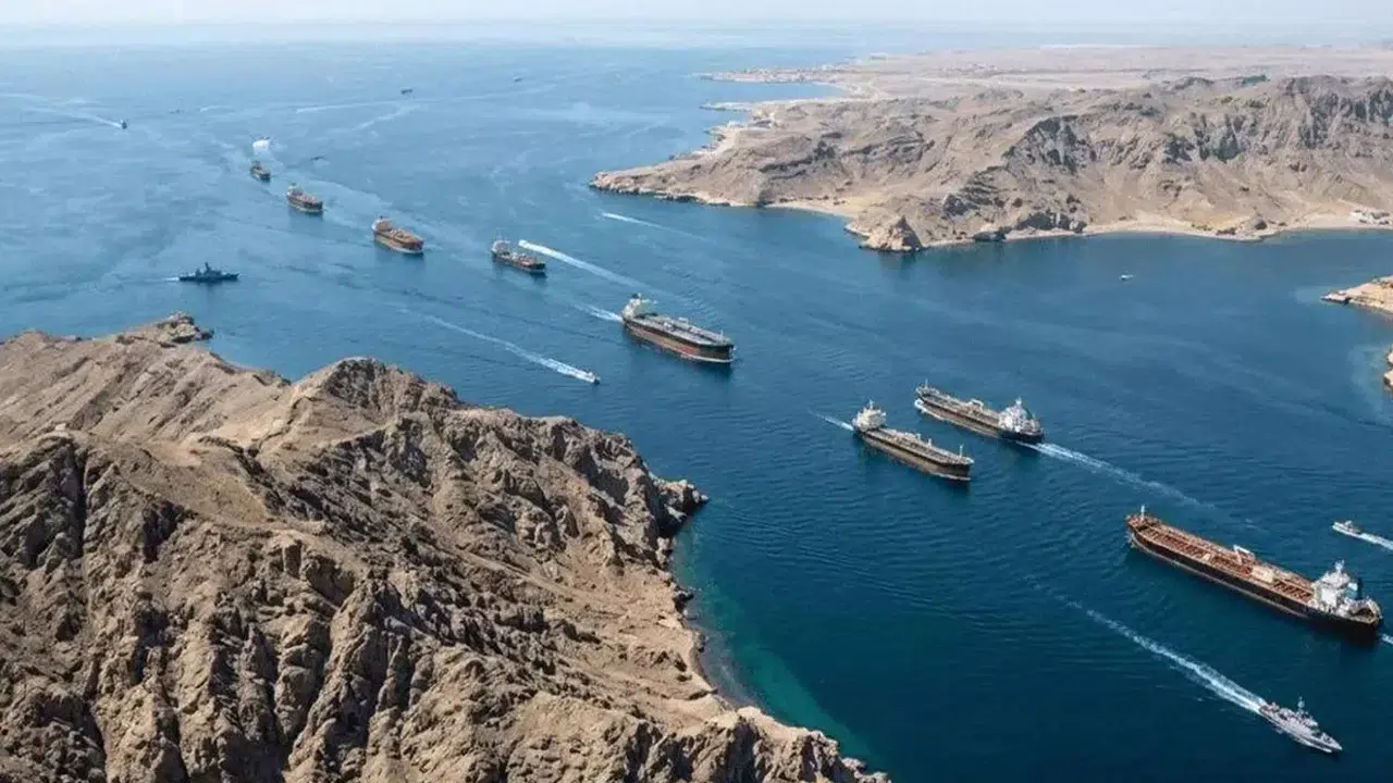 Dünya nefesini tuttu: Trump’tan Hürmüz Boğazı kararı! Saat 17:00’de kıyamet mi kopacak?