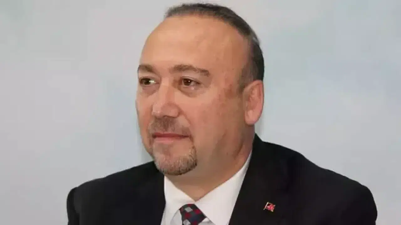 Evli, 3 çocuklu ve 3 sevgilili! CHP’li Başkanın film şeridi gibi hayatı...