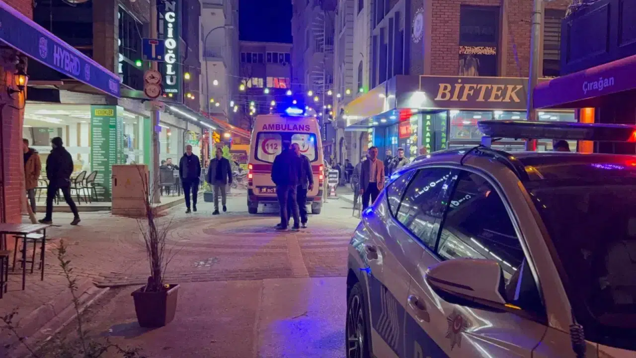 Eskişehir'de kavga değil meydan muharebesi: Vural Sokak'ta mermiler havada uçuştu!