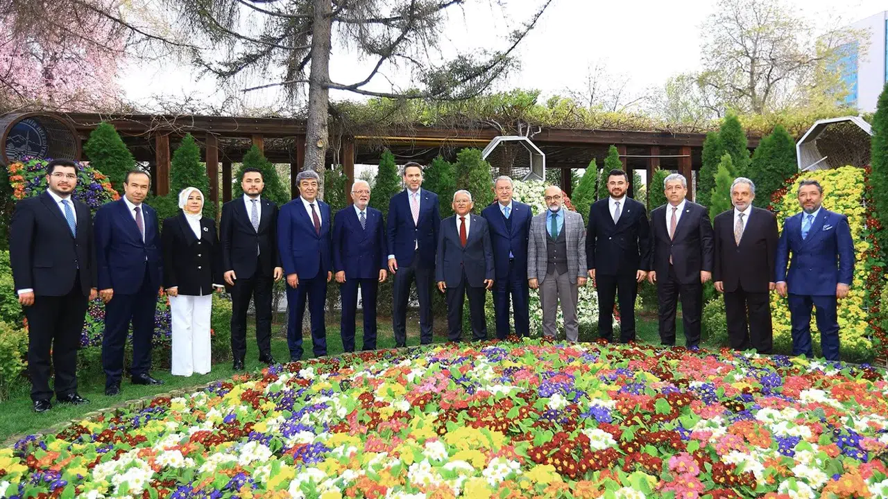 Devlet Bahçeli ve İbrahim Tatlıses görüştü: İşte o görüşmenin ayrıntıları