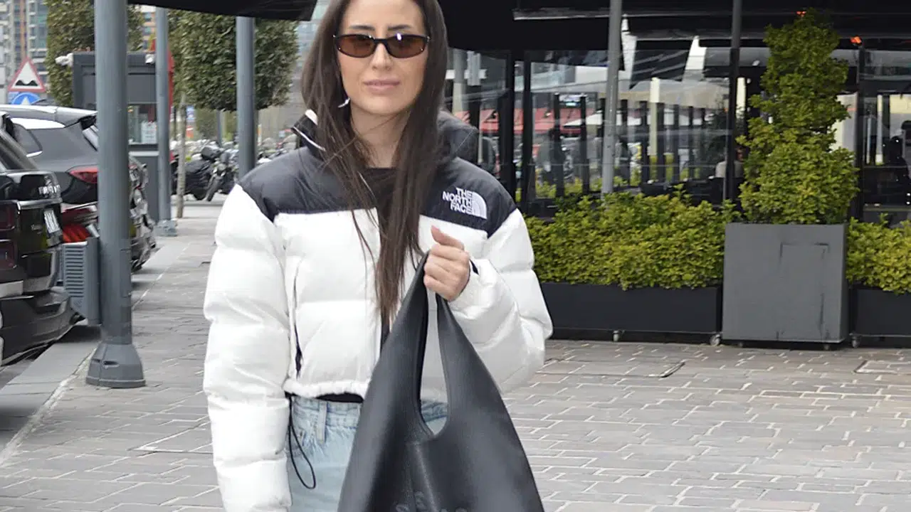 Hande Ünsal'dan yeni proje müjdesi: Yakında güzel şeyler olacak