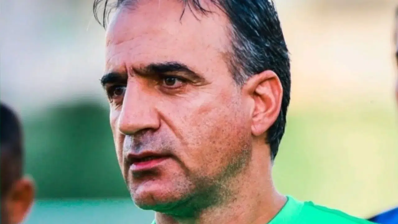 Sertaç Küçükbayrak kimdir ve nereli? Kaç doğumlu, eşi kim, evli mi, hangi takımları yönetti?
