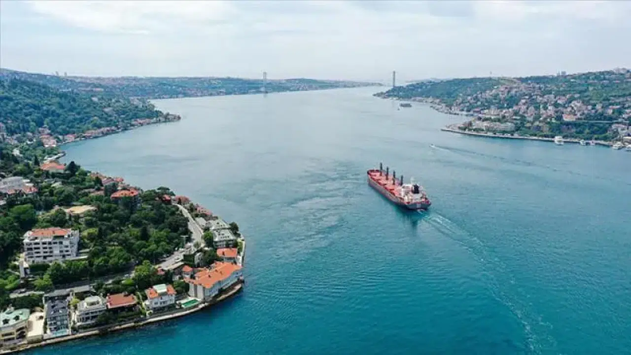 İstanbul Boğazı’ndan dev istatistik: 3 ayda 9 bin gemi kıtaları geçti!