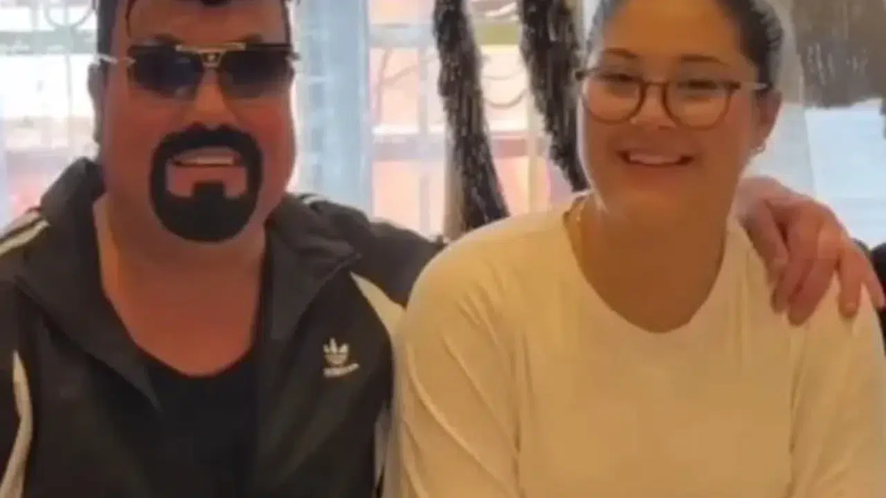 Kobra Murat kızını öve öve bitiremedi: 'Evimizin en başarılısı!'