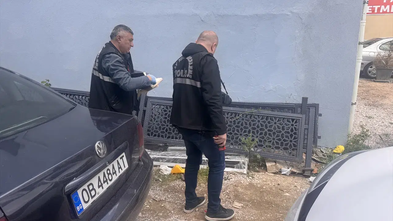 Edirne’de trafik dehşeti! Yol vermediler, birbirlerini hastanelik ettiler