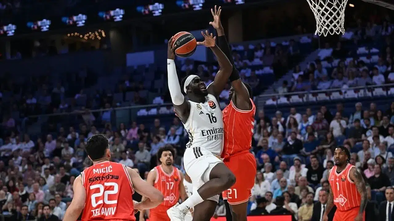Hapoel Tel Aviv Real Madrid maçı nereden izlenir? Saat kaçta başladı, hangi kanalda, şifresiz yayın varmı?