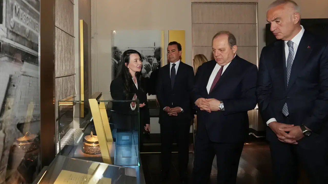 Cumhuriyet Müzesi’nde önemli buluşma: Bakan Ersoy ve Yargıtay Başkanı Kerkez tarihi yapıyı inceledi!