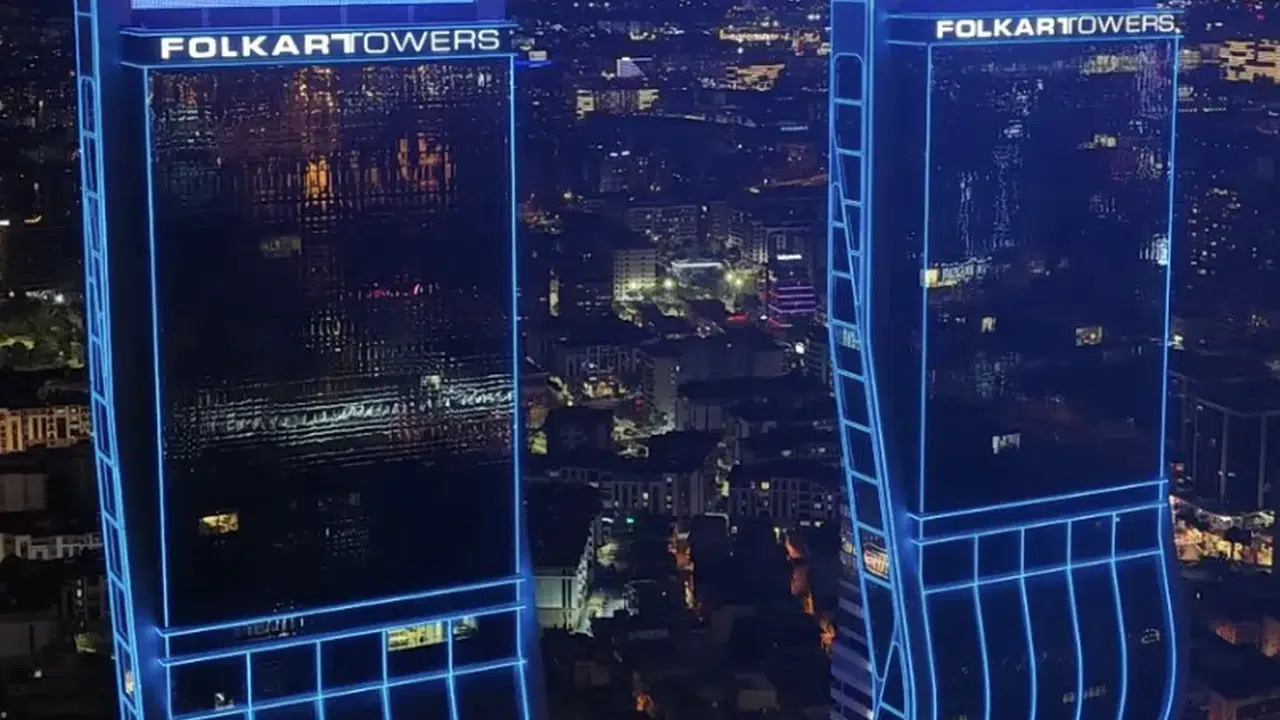 Humanis Dünya PAH Günü için Folkart Towers’ı farkındalıkla aydınlattı
